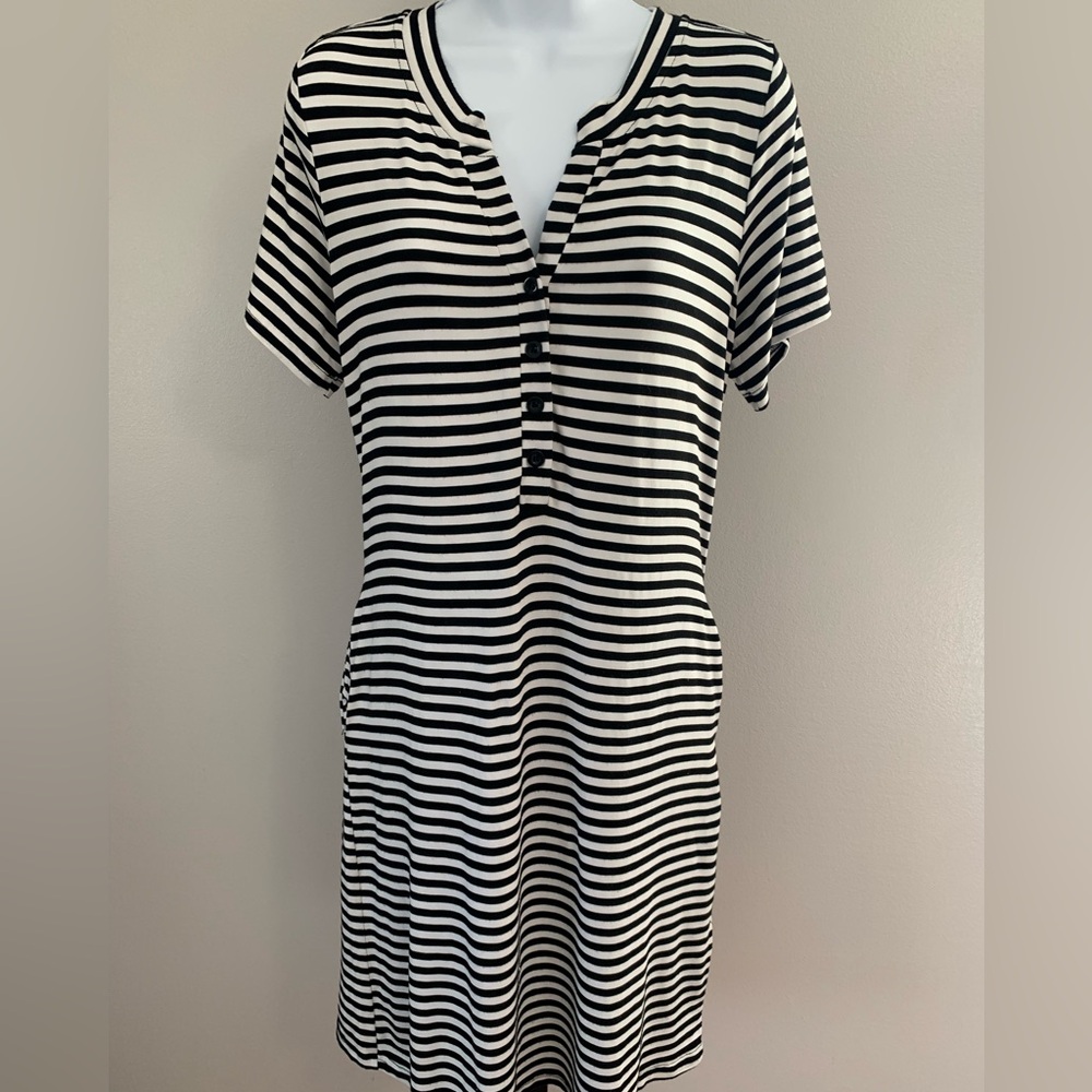 Ekouaer Black & White Striped Dress